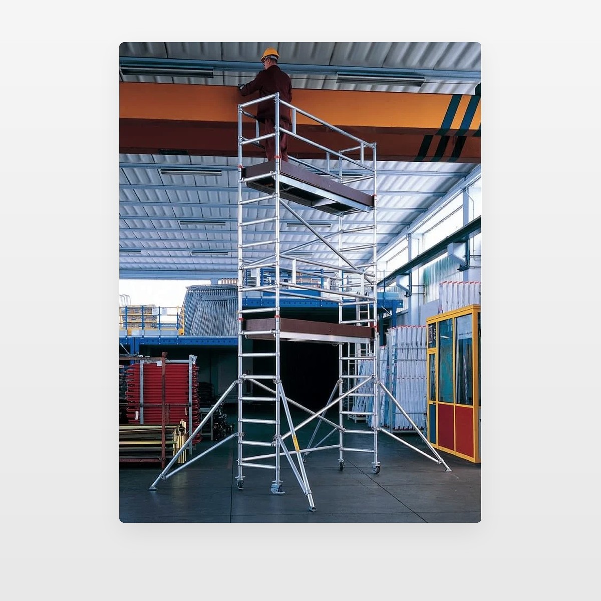 TEMPO S – 0.74 M LARGEUR – échafaudage Jormax en utilisation